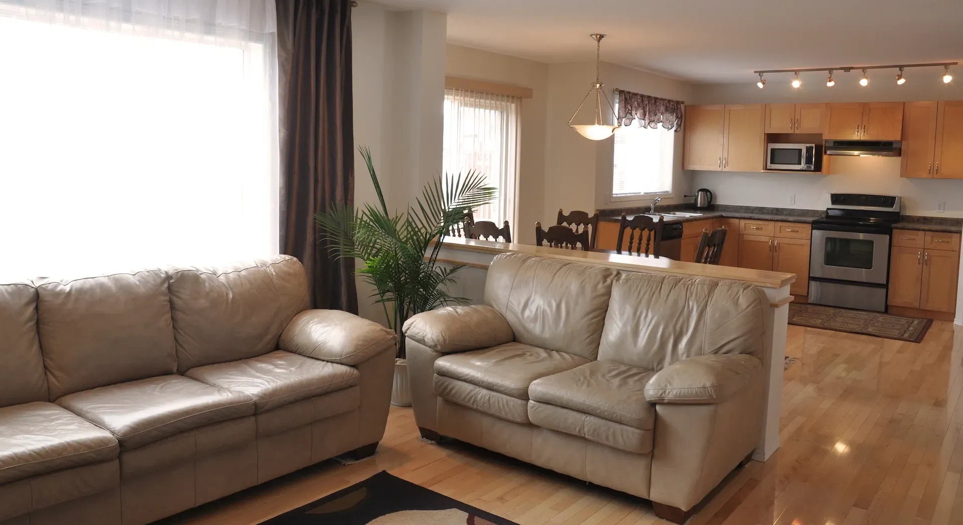 Spacious living room interior — Eagle River single-family homes
